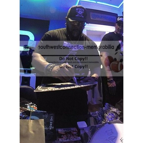 World Class Wreckin Cru Signed 14" Drumhead 3 Sigs Beckett Proof Autograph BAS - Picture 8 of 11